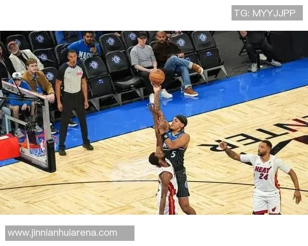 科尔安东尼19分钟内三分球6中5表现出色砍下21分助攻抢断双双上双